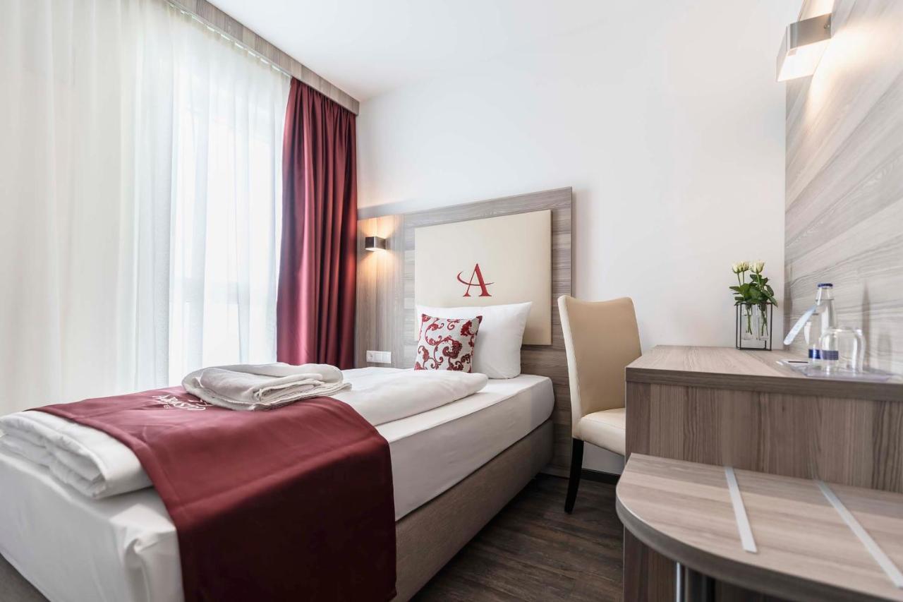 Abasto Hotel Muenchen Feldmoching Ngoại thất bức ảnh