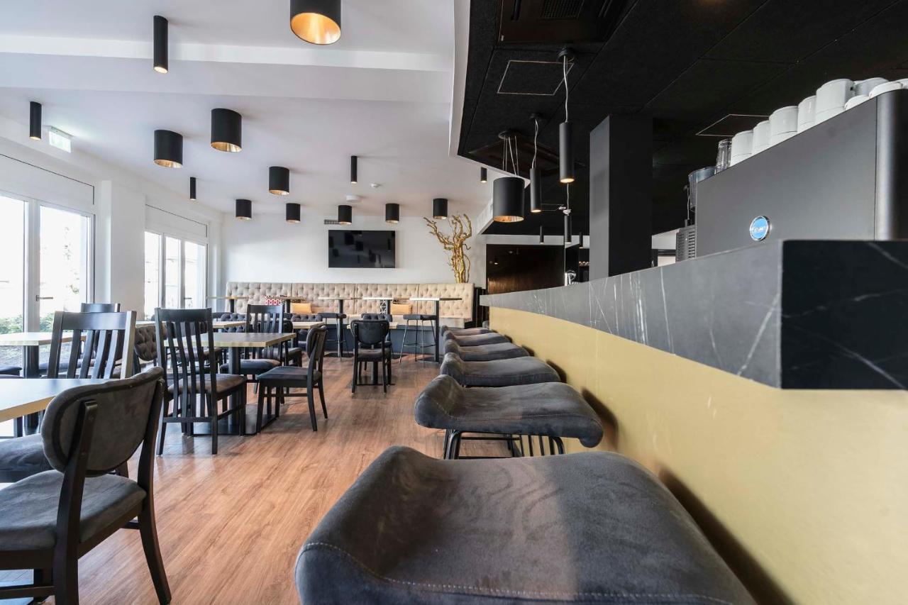 Abasto Hotel Muenchen Feldmoching Ngoại thất bức ảnh